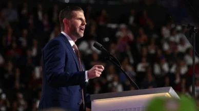 Presidente africano aborda propostas comerciais em Davos com filho de Trump