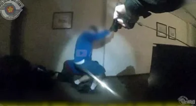 Veja imagens: dois homens são presos por roubo a banco após tiroteio em SP