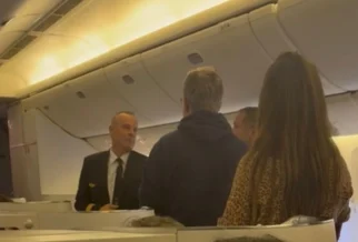 Família brasileira é retirada de voo da Air France após disputa por assento