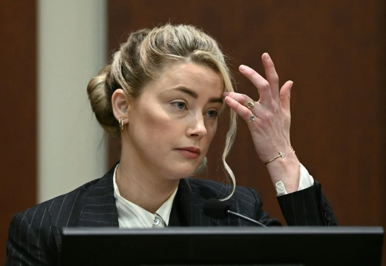 “Perdi a capacidade de me posicionar”, diz Amber Heard após briga judicial