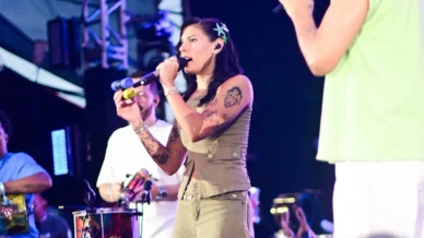 Ana Castela reage à pergunta sobre ex durante show: 