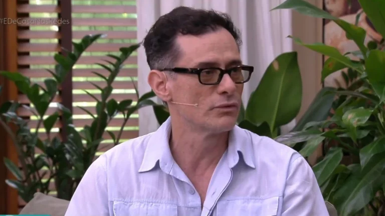 Enrique Diaz fala sobre não ter nascido no Brasil: “Vim com dois anos”