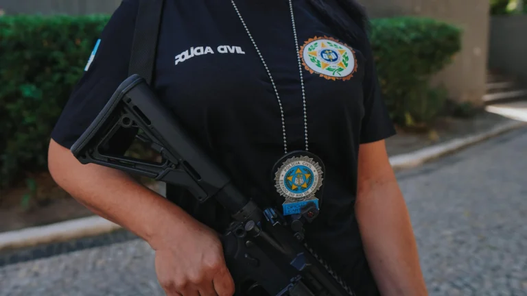 Homem condenado por torturar bebê com colher quente é preso no RJ