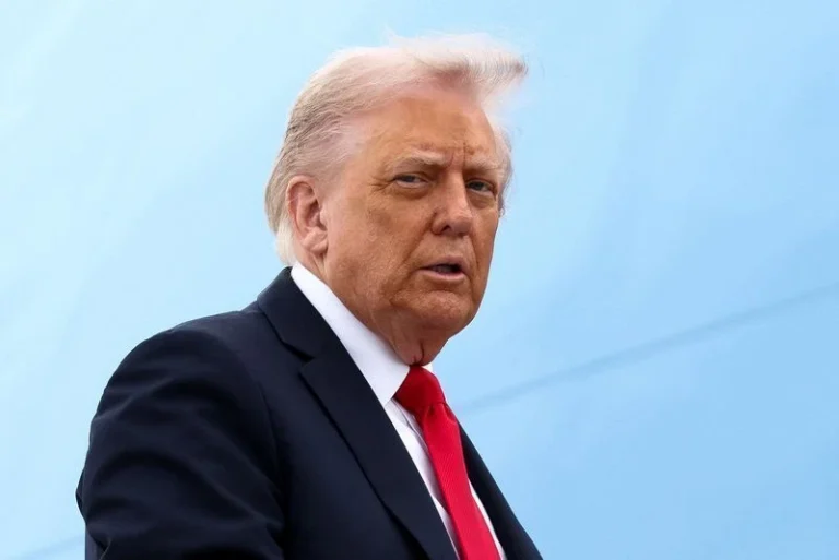 Trump ameaça tarifar países que se opõem à anexação da Groenlândia