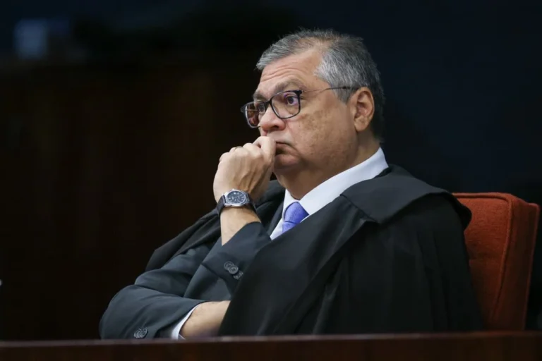 Entenda a ação que levou à decisão de Flávio Dino sobre penduricalhos
