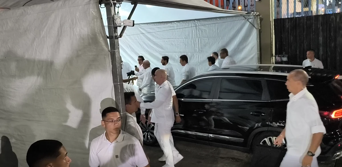 Lula chega à Sapucaí para assistir homenagem da Acadêmicos de Niterói