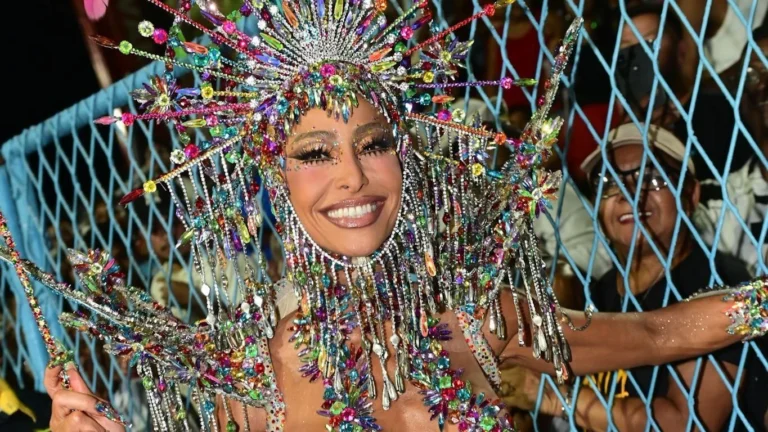 Sabrina Sato celebra 15 anos de Vila Isabel e fala sobre pertencimento