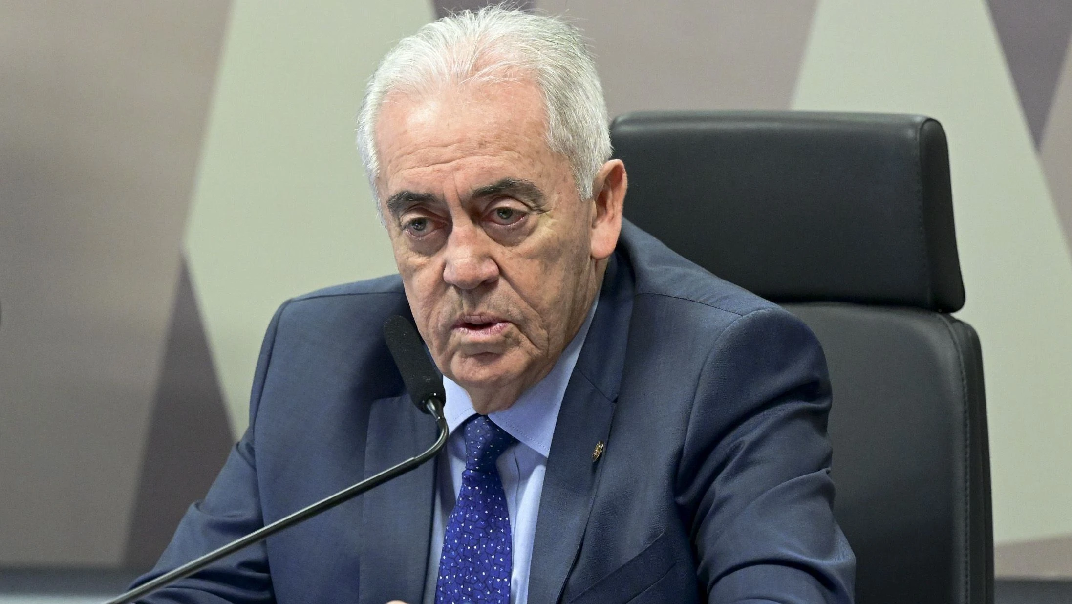 Senador Otto Alencar recebe alta médica após procedimento cardíaco