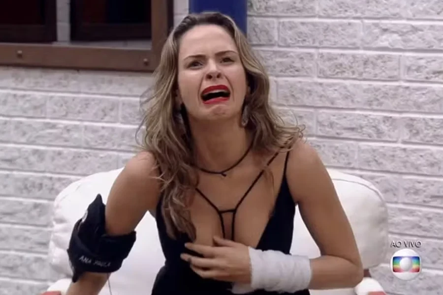 Ana Paula reage à expulsão de Sol Vega por agressão