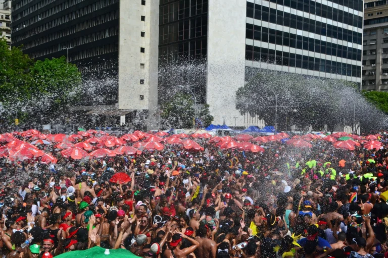 Rio terá Carnaval com sol, calor e chance de chuva isolada; veja previsão