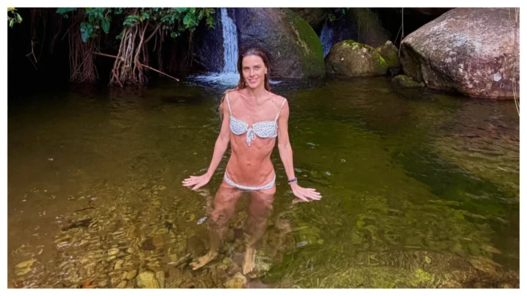 Carolina Dieckmmann abre álbum de fotos de viagem em meio à natureza