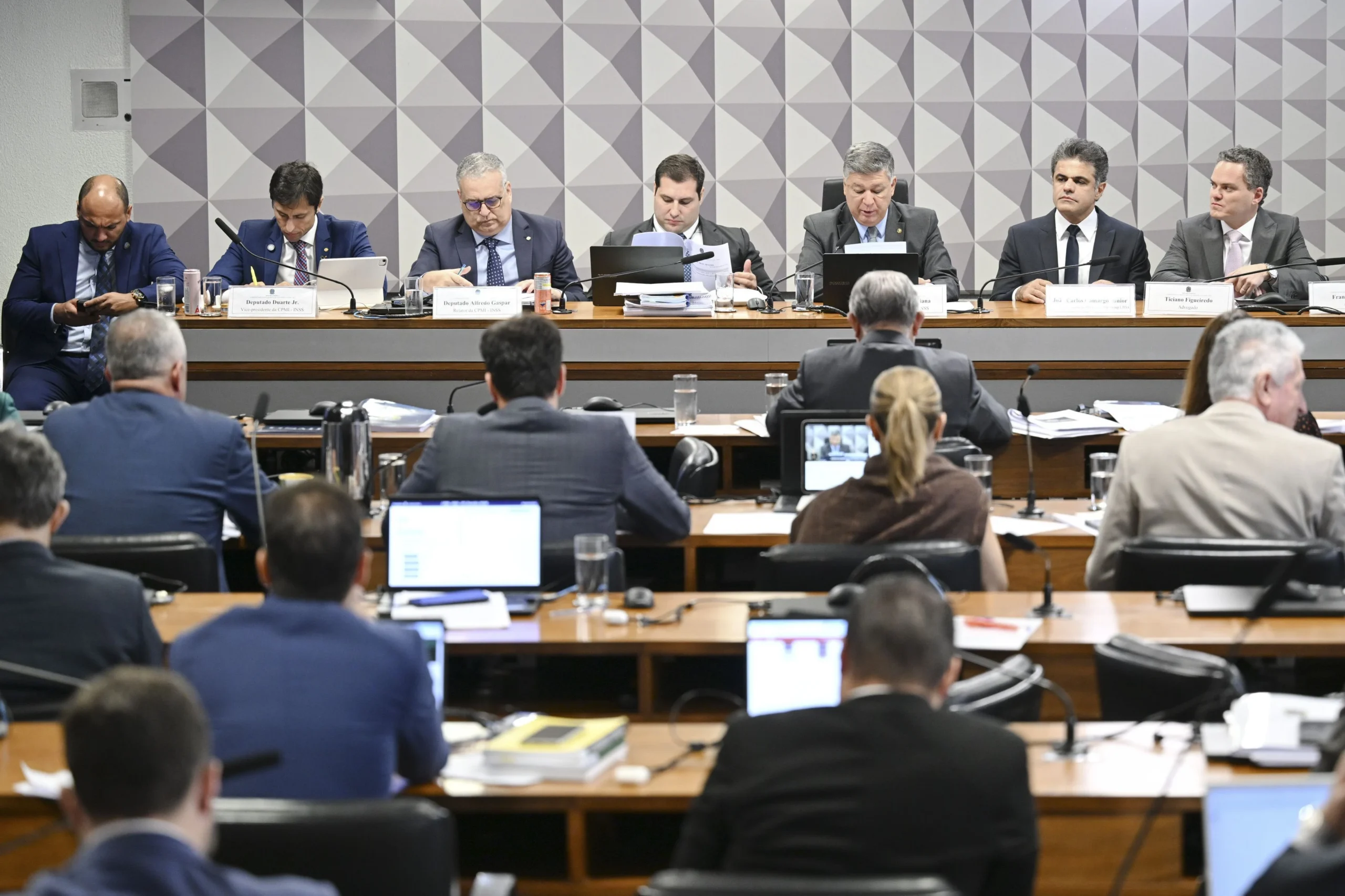 CPMI do INSS antecipa depoimento de Vorcaro para segunda-feira (23)