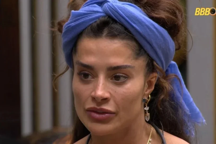 Após críticas, Aline Campos passa por procedimento facial: veja