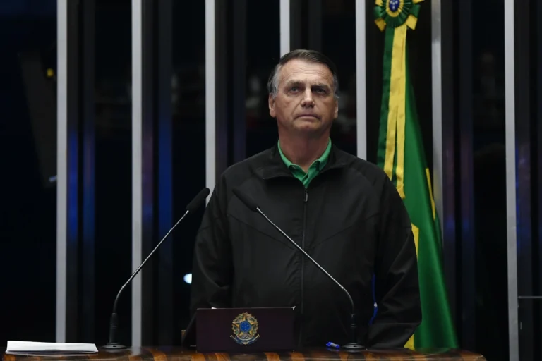 MP Militar representa ao STM pela perda de patente de Bolsonaro e mais 4