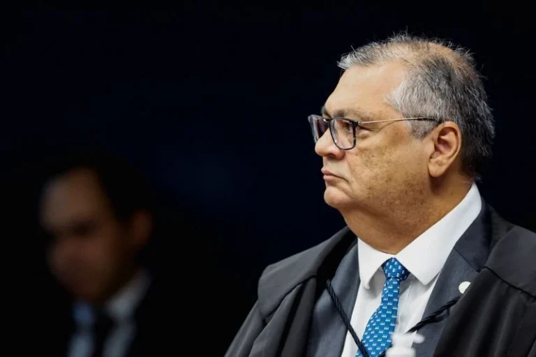 Entenda o que são os penduricalhos citados por Dino em decisão