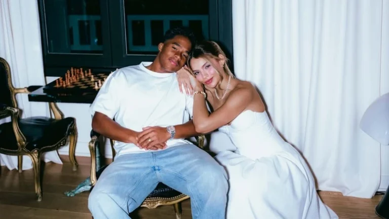 Esposa de Endrick desmente rumores de divórcio e rebate acusação nas redes sociais: Sai, invejosa