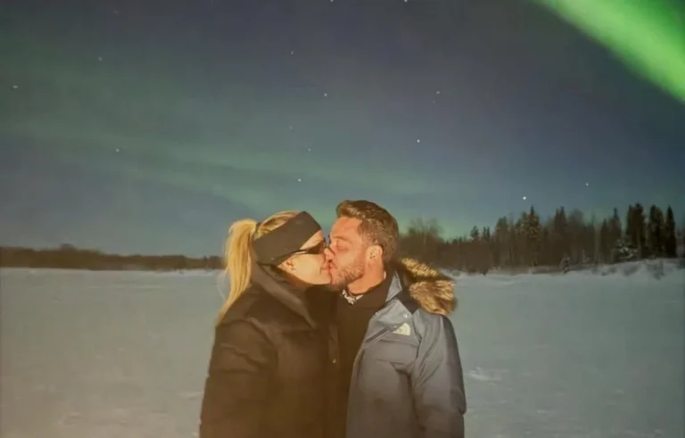 Wesley Safadão se declara para Thyane durante viagem à Finlândia