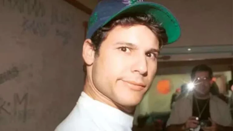 Mãe de Dinho, vocalista dos Mamonas, faz desabafo e recorda última despedida do filho