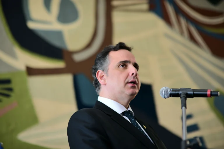 Pacheco avalia trocar PSD pelo PSB para disputar governo de MG