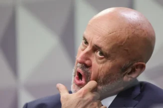 Preso, Careca do INSS sente falta da esposa e é pressionado a delatar