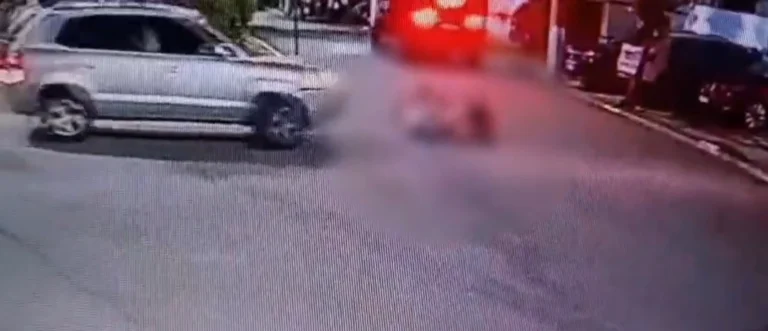 Vídeo: mulher entra em condomínio e atropela quatro crianças em Guarulhos