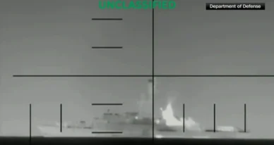 Ataque de submarino dos EUA contra navio de guerra iraniano deixa 80 mortos