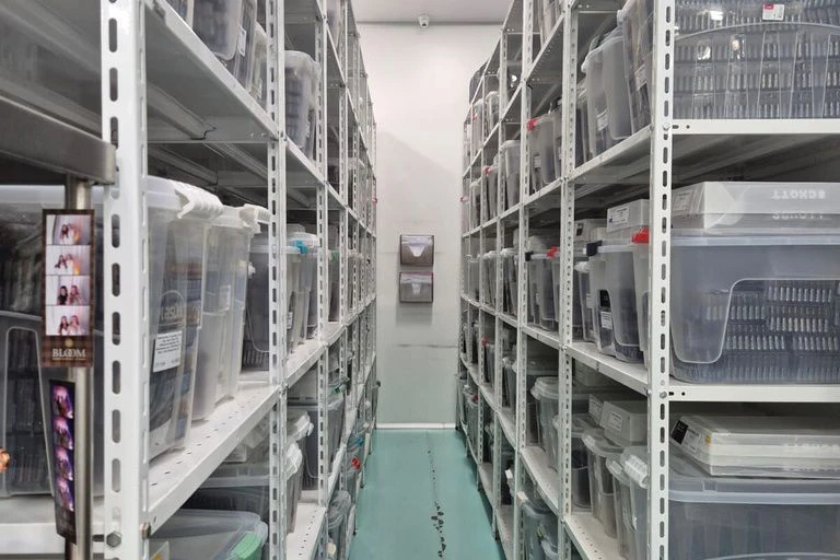 Farmácia mantinha mais de 1 milhão de medicamentos injetáveis irregulares