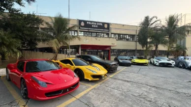 De Ferrari a Mustang: polícia apreende 14 carros de luxo em operação em SP