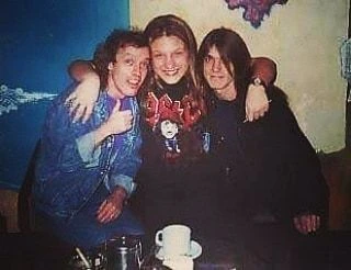 Fã que encontrou AC/DC em 1996 tenta repetir momento com o filho