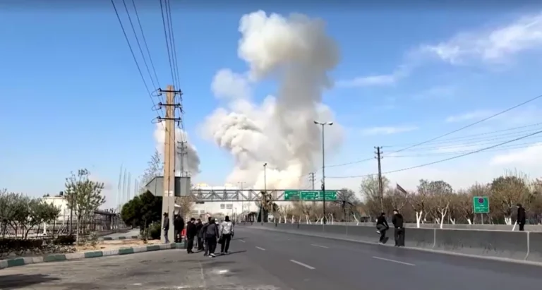Irã ameaça retaliar após ataque de EUA e Israel a banco em Teerã