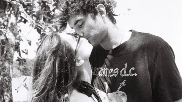 Giulia Be se casa com John Conor Kennedy em Los Angeles