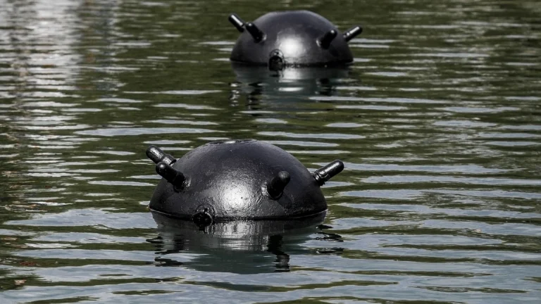 Não há evidências de minas do Irã no Estreito de Ormuz, diz Hegseth