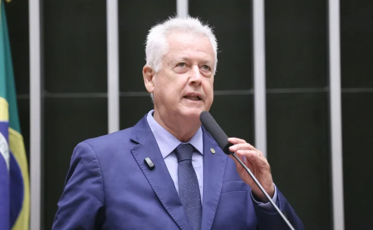 Deputado aciona STF para obrigar Hugo a instalar CPI do Banco Master