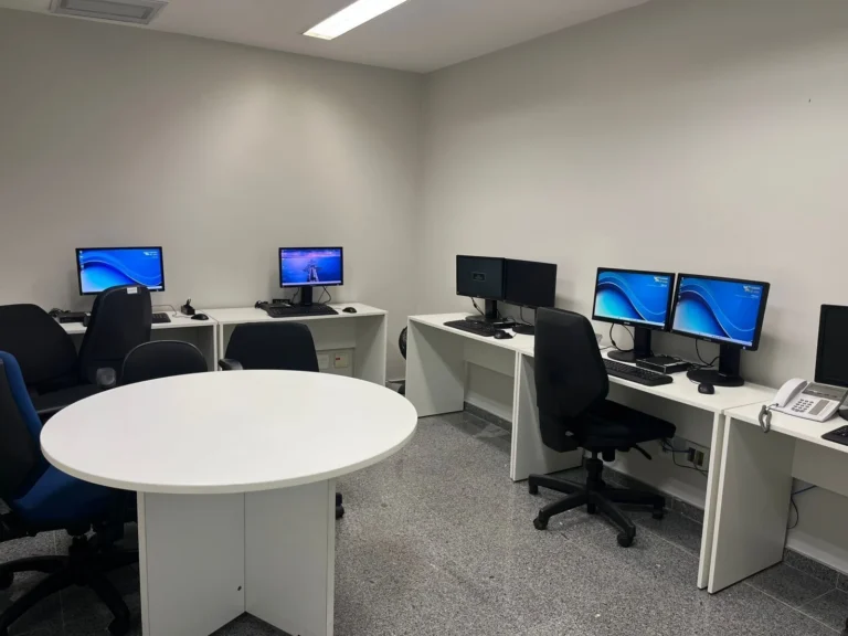 Primeiro dia na sala-cofre da CPMI tem acesso lento e arquivos travados