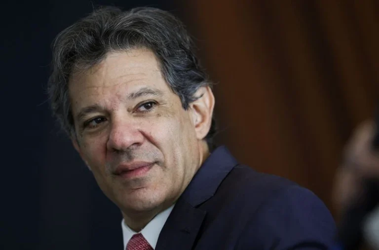 Haddad diz ser “natural” que Alckmin siga como vice de Lula nas eleições