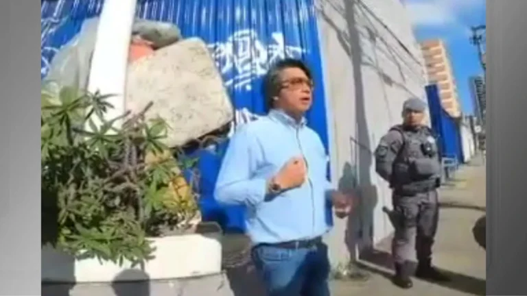 Vídeo: veja momento em que senador confronta PMs durante abordagem em SP