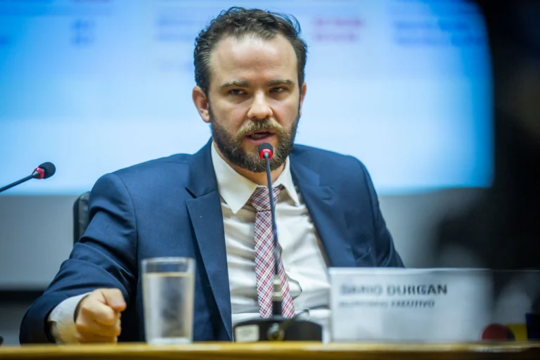 Durigan se reúne com bancos por Desenrola 2.0; Planalto tem pressa