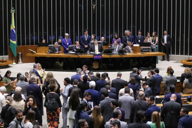 Análise: Ficha do governo ainda não caiu após duras derrotas