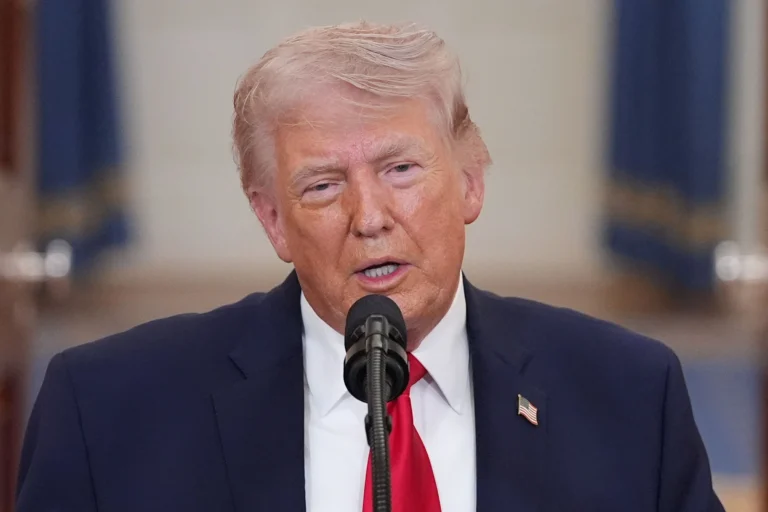 Trump diz que Irã quer que EUA reabram Ormuz “o mais rápido possível”