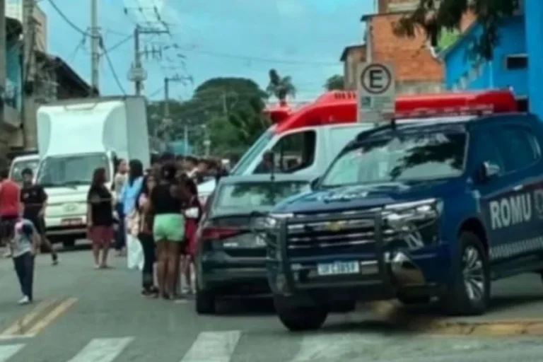 Professora que conteve jovem armado em escola está na UTI, diz marido