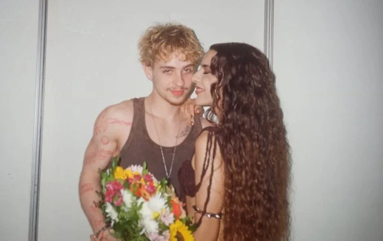 Juliano Floss afasta rumores de crise com Marina Sena: “Meu combo da sorte”