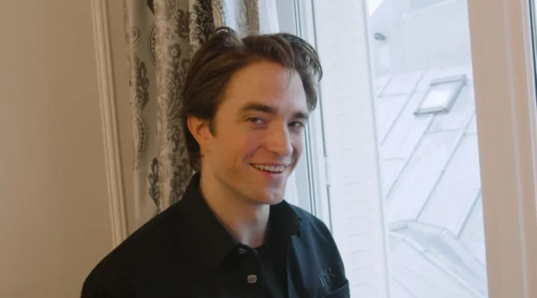 Robert Pattinson revela se gosta da própria atuação em Crepúsculo