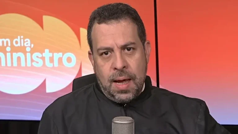 Debate sobre detergente é “estupidez de um campo político”, diz Boulos