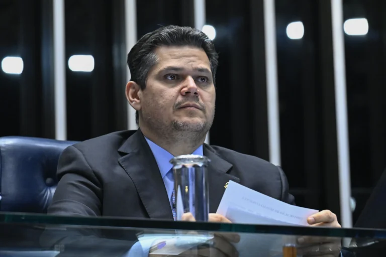 Fim da PEC 6×1: manobras regimentais podem retardar tramitação no Senado