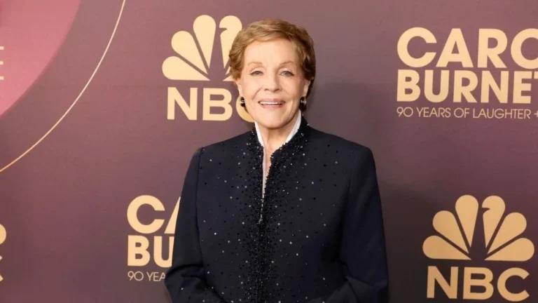 Julie Andrews faz rara aparição no Congresso Mundial de Parkinson; confira