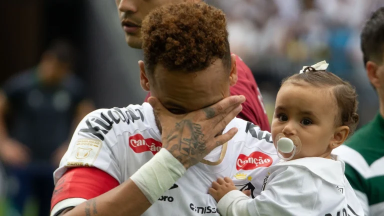 Criança ora por Neymar na Copa, e atacante responde: “Vai dar tudo certo”