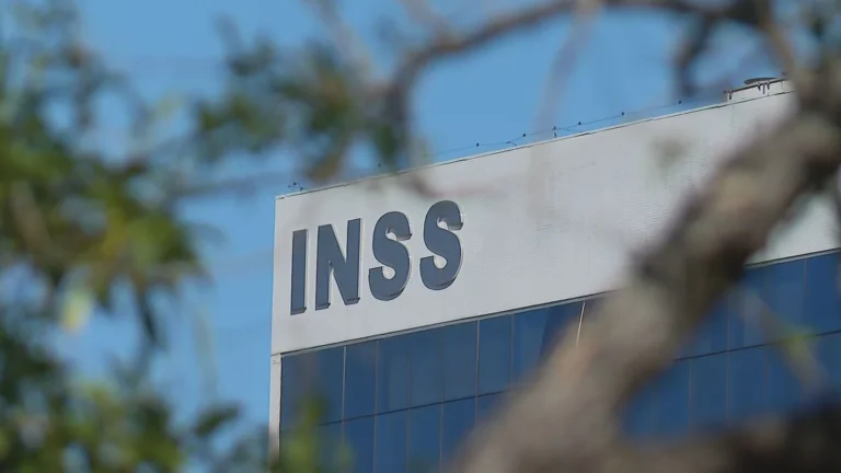 Alvos da PF faziam descontos em massa contra aposentados, diz PF