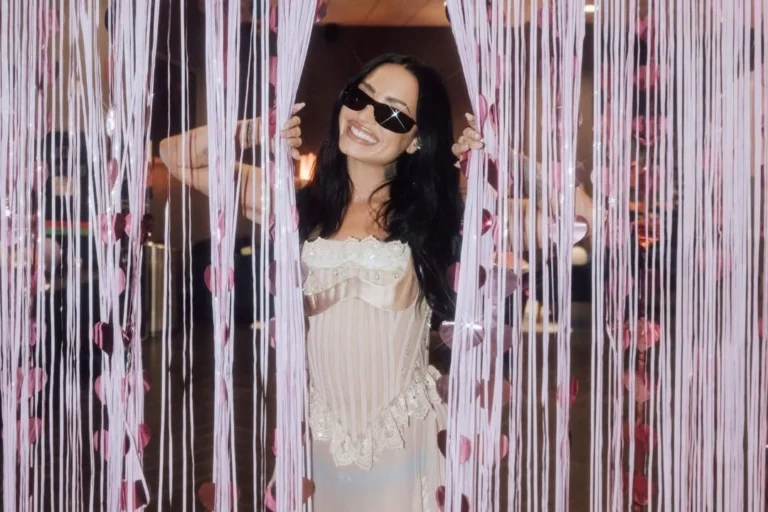 Demi Lovato anuncia show da turnê “It’s Not That Deep” em São Paulo