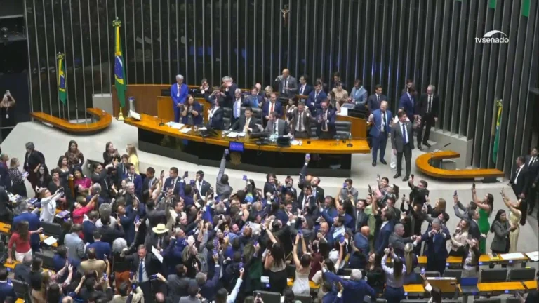 Análise: Governo e oposição unidos para afrouxar leis eleitorais