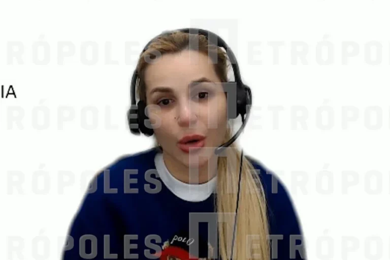 Presa por elo com PCC, Deolane se emociona em audiência de custódia. Vídeo
